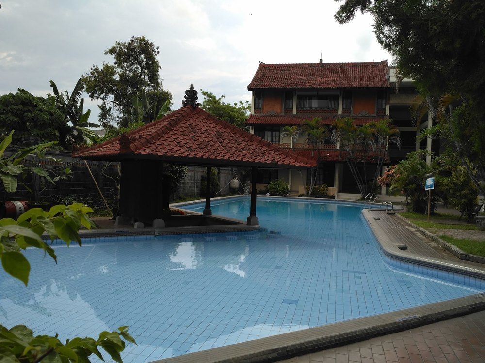Hotel Oranjje Denpasar Extérieur photo