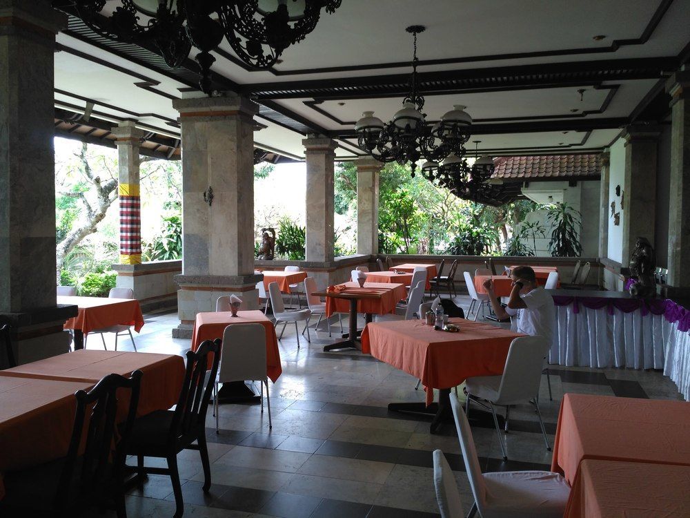 Hotel Oranjje Denpasar Extérieur photo